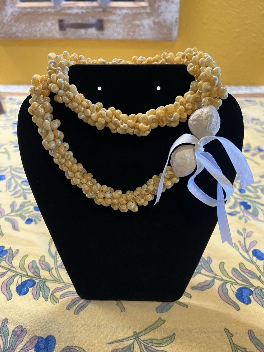 Mongo Shell Hawaiian Lei Necklace Accented w/ Kukui Nuts 30” Luau, Graduation, +
